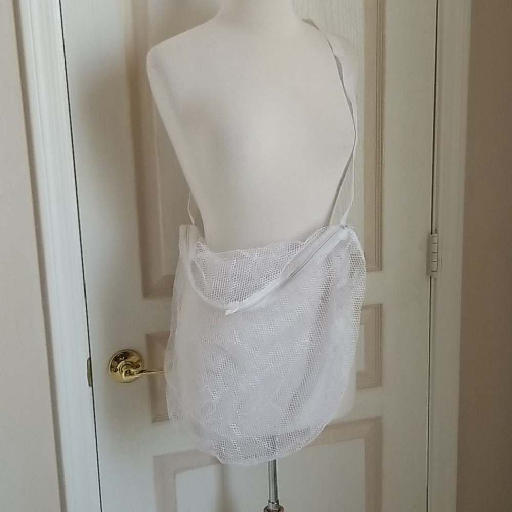 **SALE**Fishnet Crossbody Bag nwot